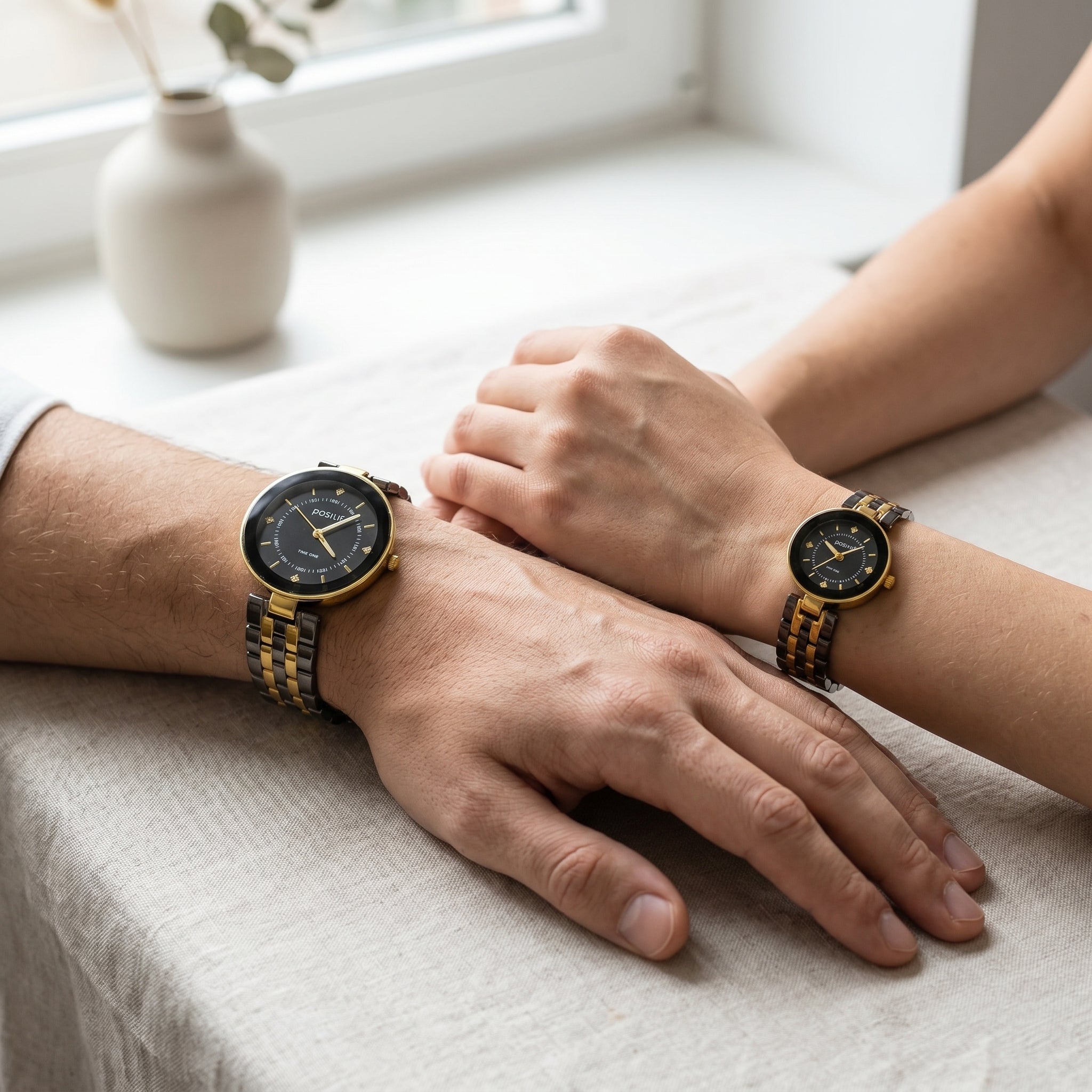 Fashionable Couple Golden Watches for Girls and Men's Stainless Couple Watches Quartz Watches Water Resistant Couple Watches.